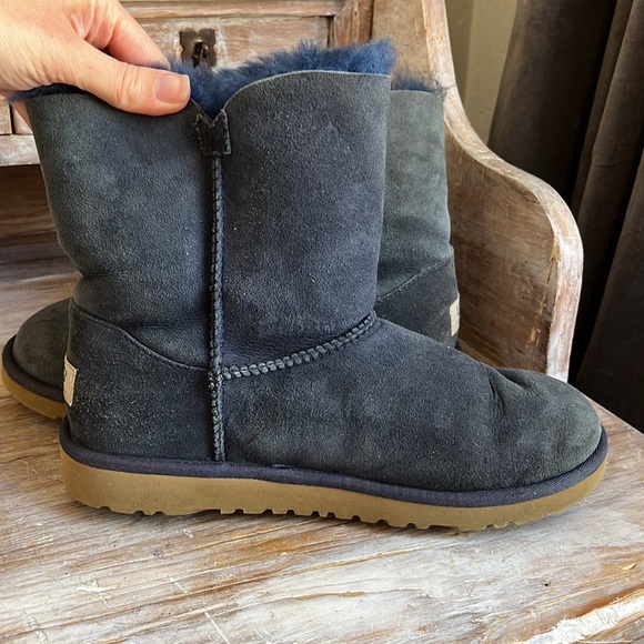 🤍 UGG Australia Bailey Button Boot navy blue shearling size 6 - Picture 4 of 10
